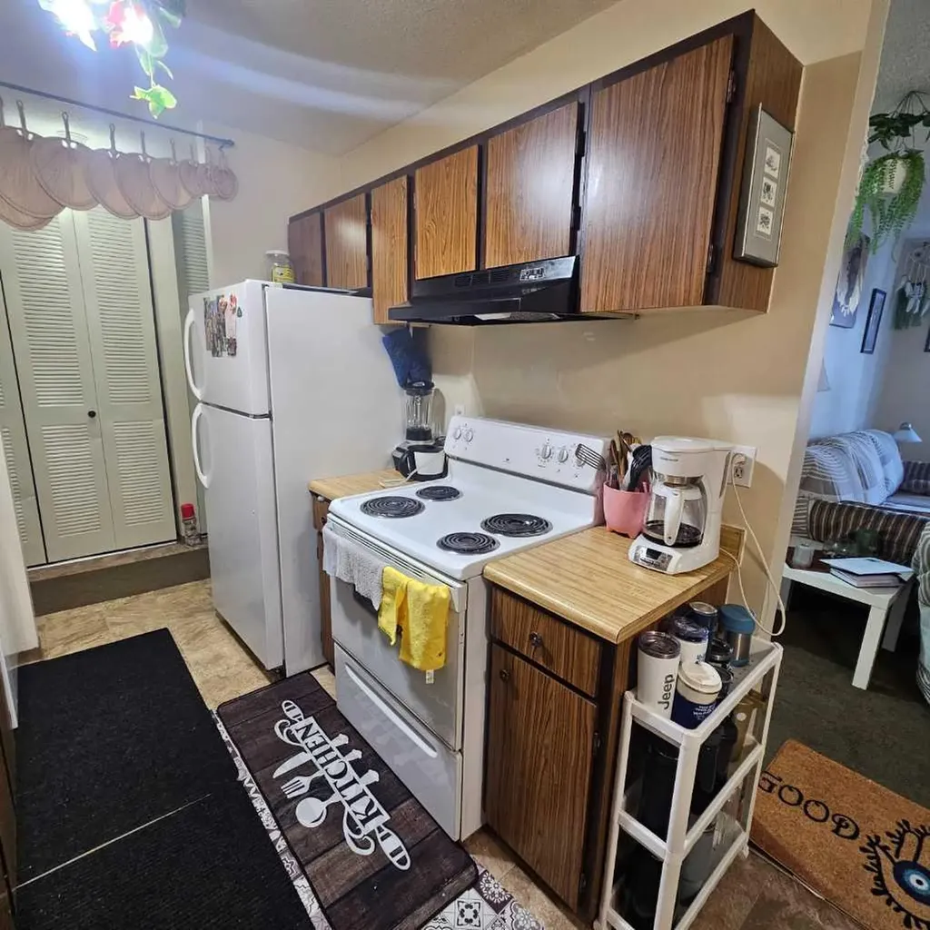 5317 5 Avenue Edson AB T7E 1P7