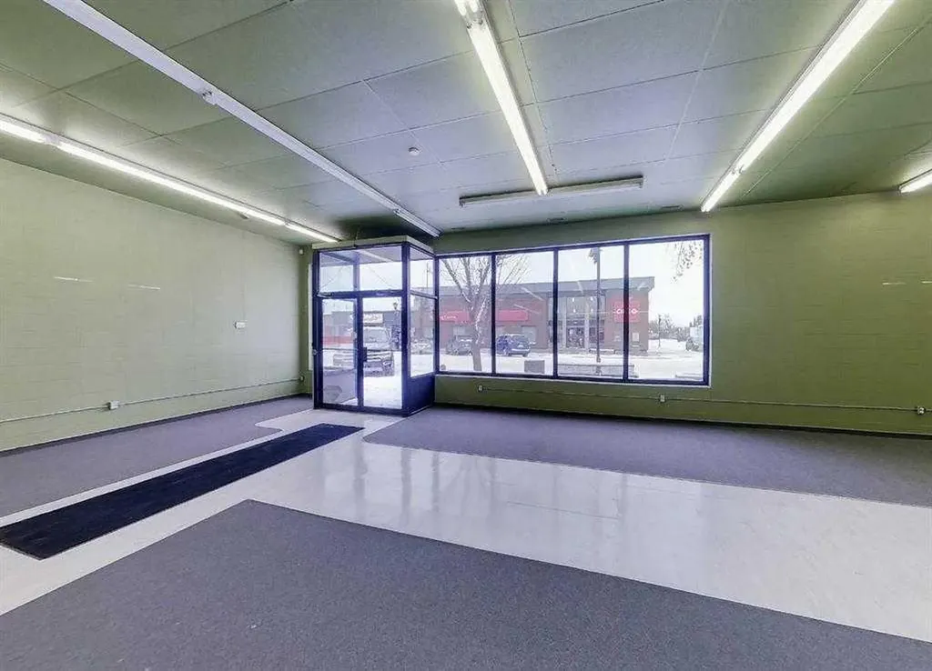5102 50 Street Whitecourt AB T7N 1N5