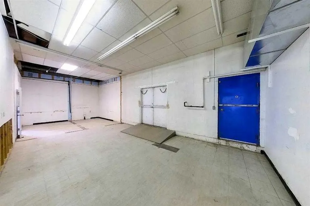 5102 50 Street Whitecourt AB T7N 1N5