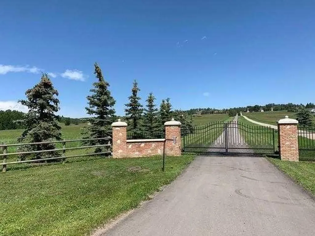 80054 226 Avenue W Rural Foothills County AB T1S 2Z1