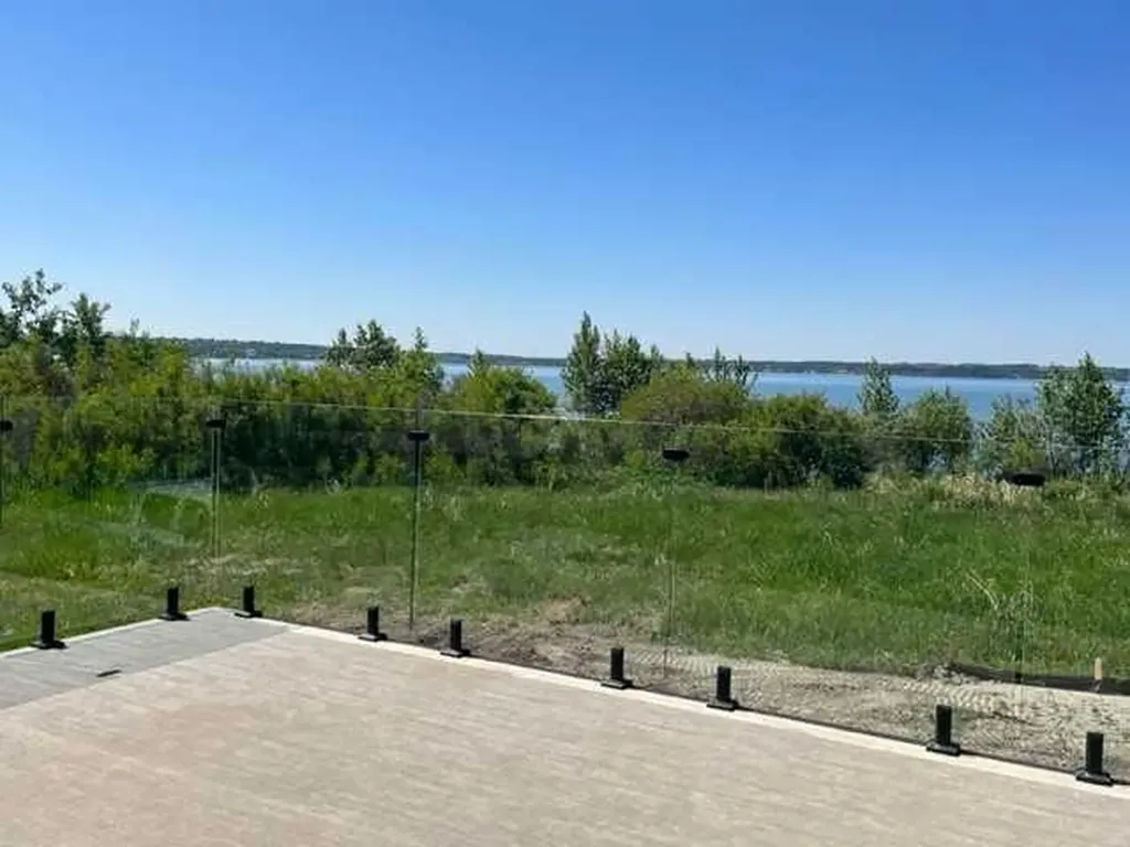 12 Twin Rose Court Jarvis Bay AB T4S 1R8