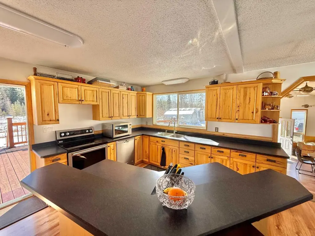 779 Makenny Street Hinton AB T7V1H3