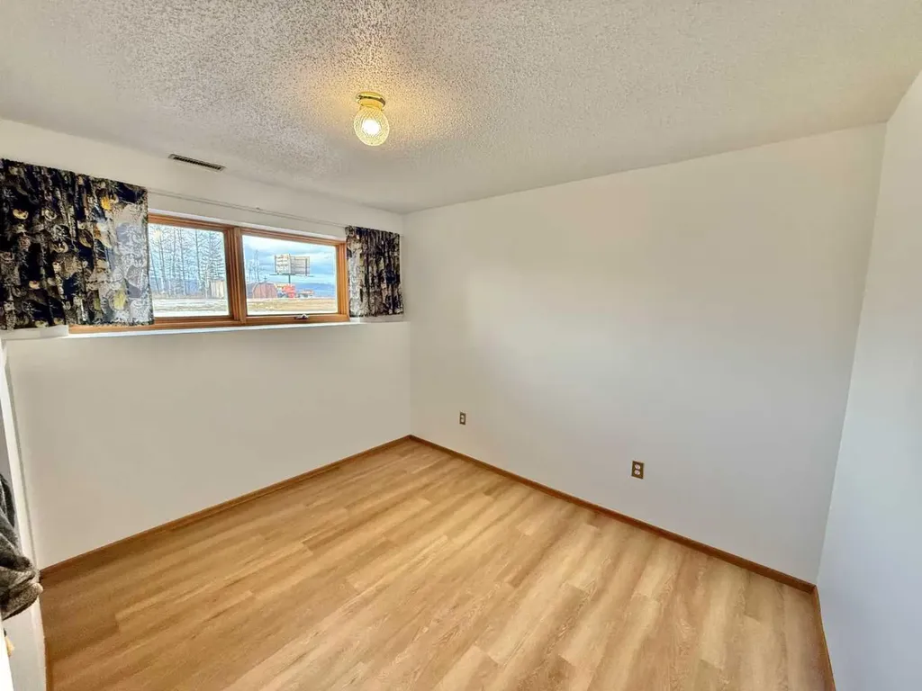 779 Makenny Street Hinton AB T7V1H3