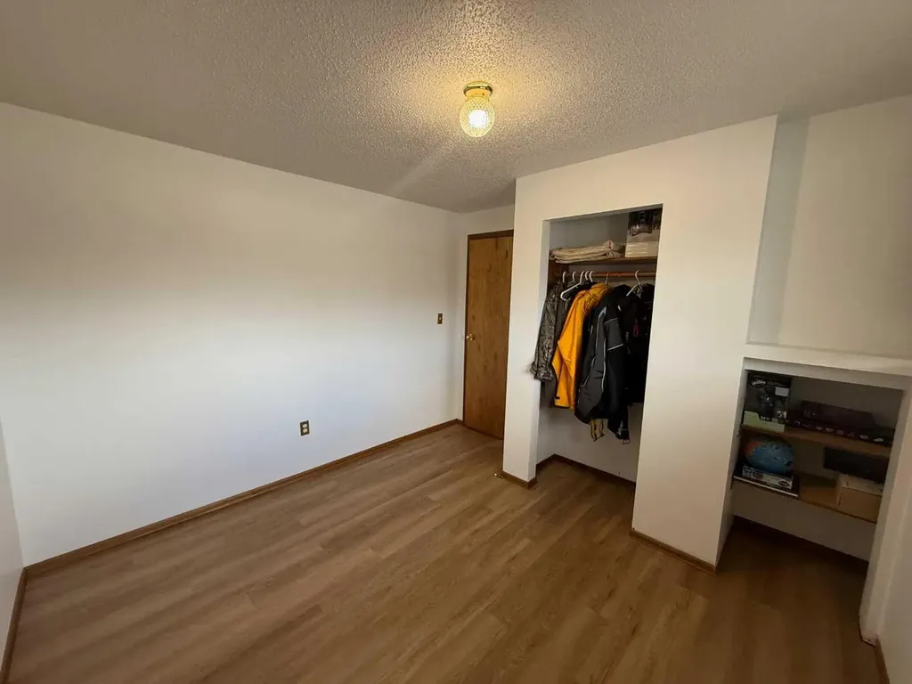 779 Makenny Street Hinton AB T7V1H3