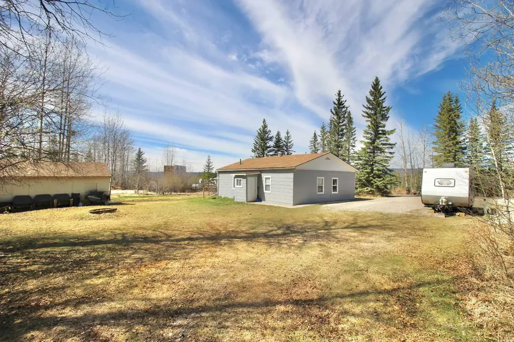 779 Makenny Street Hinton AB T7V1H3