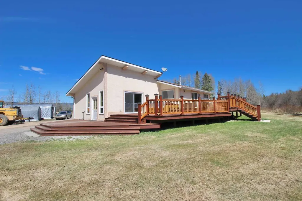 779 Makenny Street Hinton AB T7V1H3