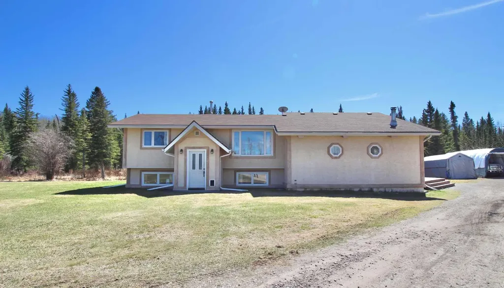 779 Makenny Street Hinton AB T7V1H3