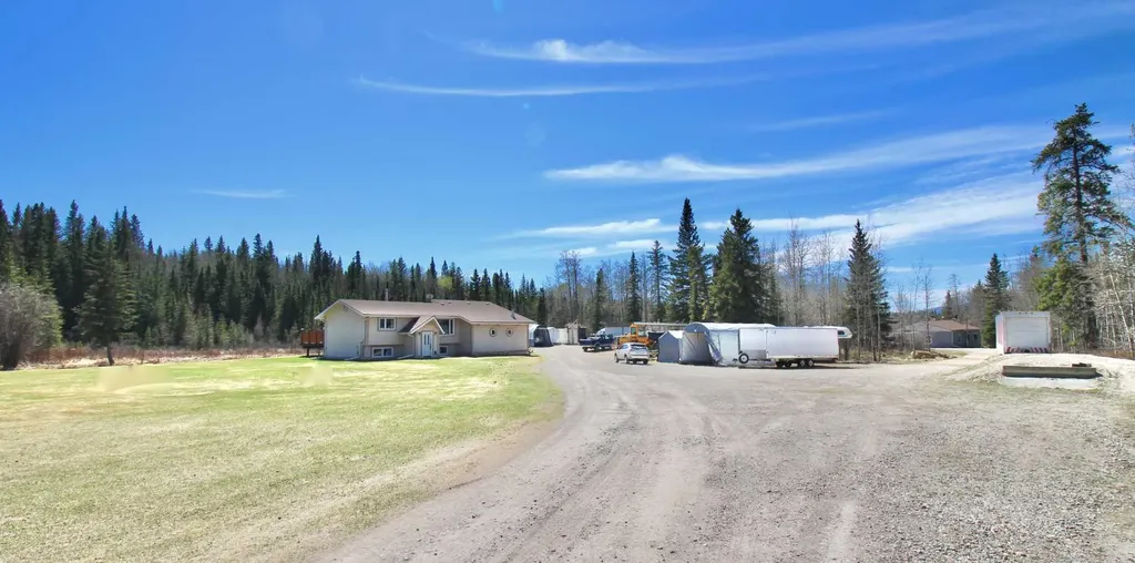 779 Makenny Street Hinton AB T7V1H3