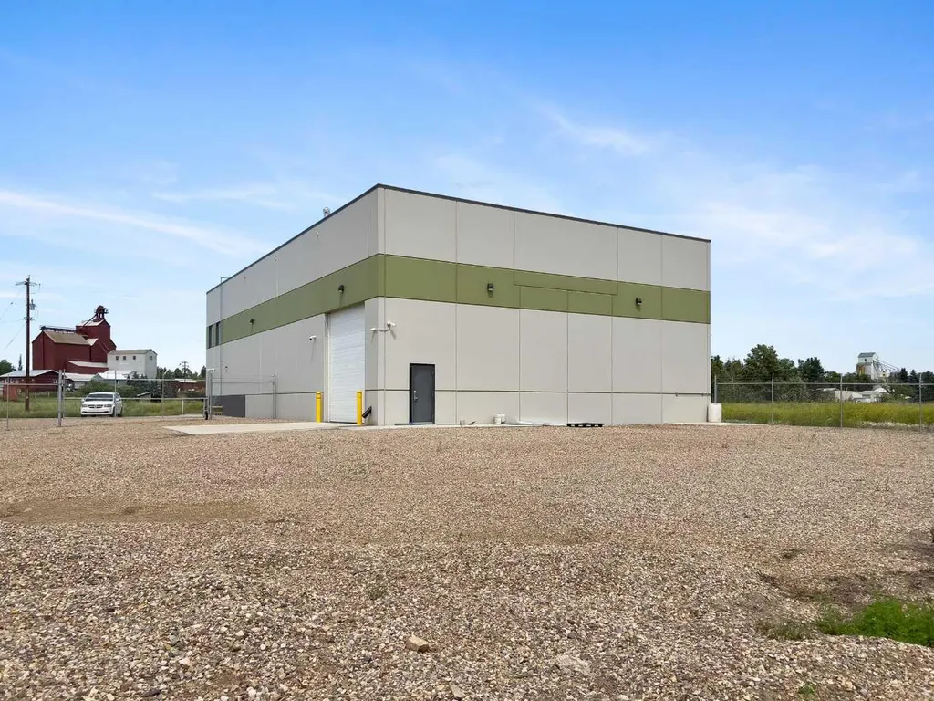 4609 46 Avenue Stettler AB T0C 2L0