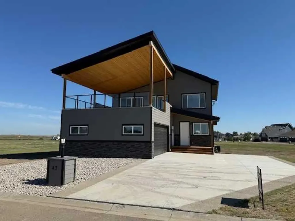 43 Kingfisher Estates Drive Lake Newell Resort AB T1R 0Y5