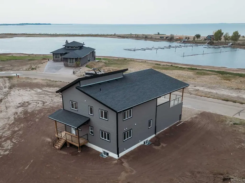 43 Kingfisher Estates Drive Lake Newell Resort AB T1R 0Y5
