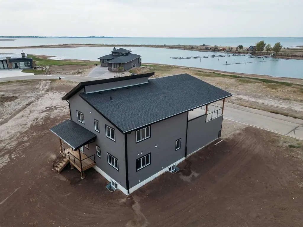 43 Kingfisher Estates Drive Lake Newell Resort AB T1R 0Y5