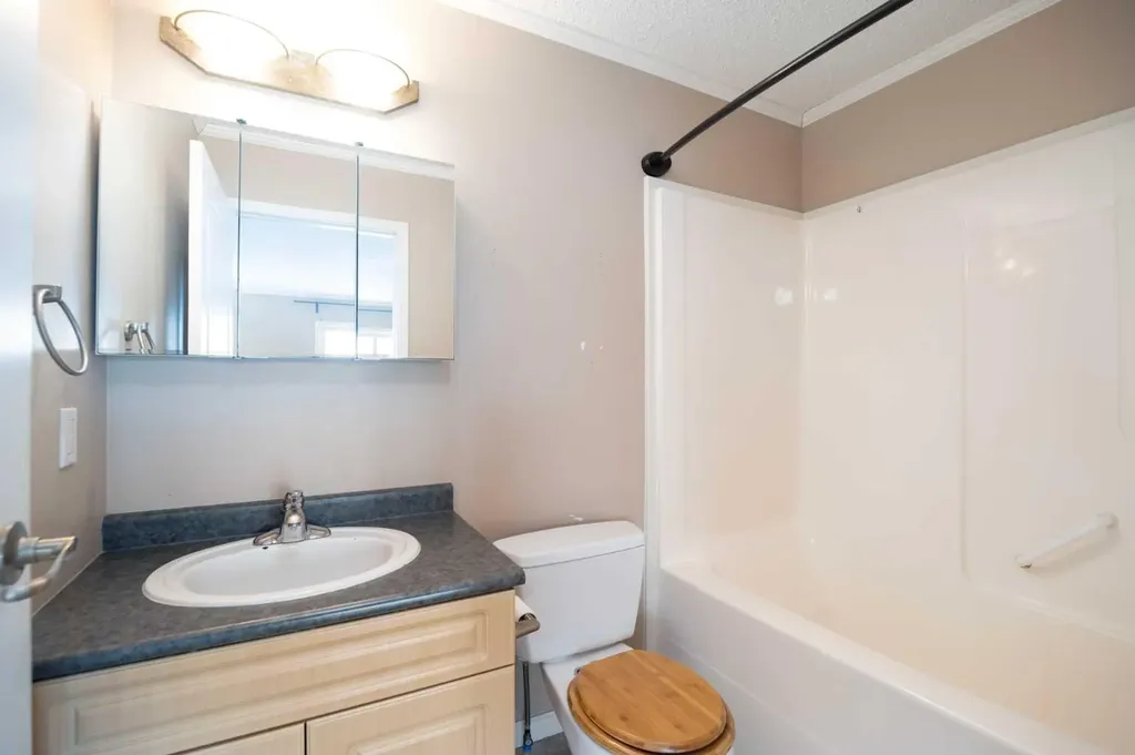 2814 48 Avenue Athabasca AB T9S 0A5