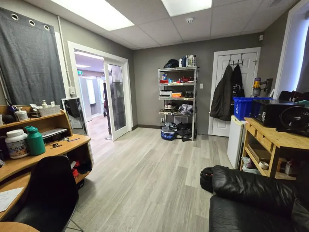 4418 50 Avenue Red Deer AB T4N 3Z6