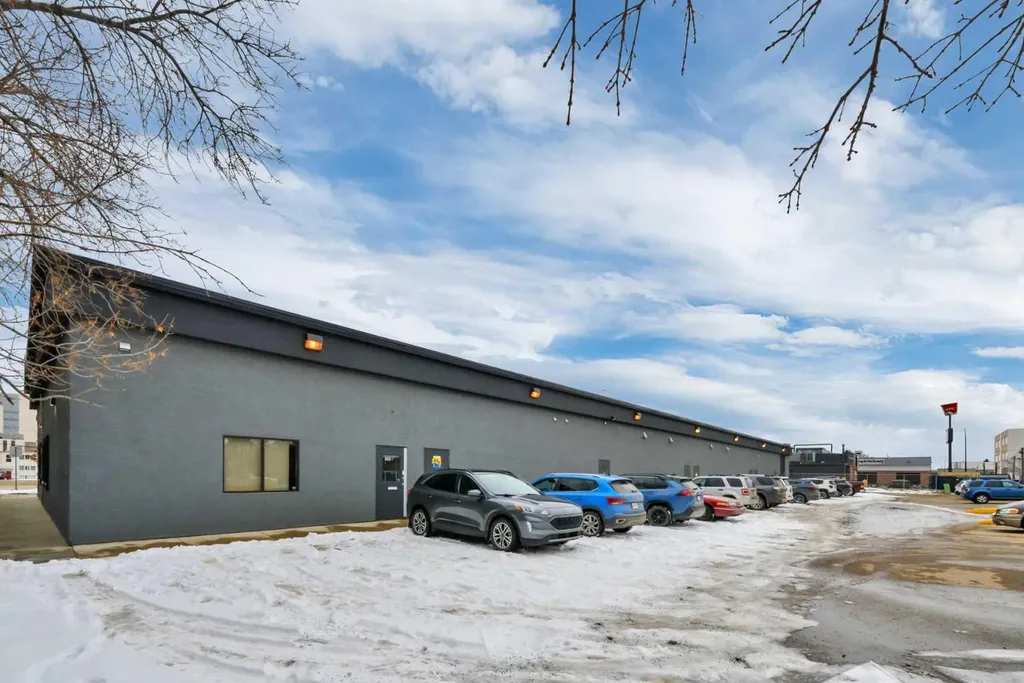 4828 53 Street Red Deer AB T4N 2E8