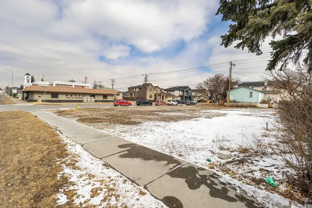 2620 Centre Street NE Calgary AB T2E 2V4