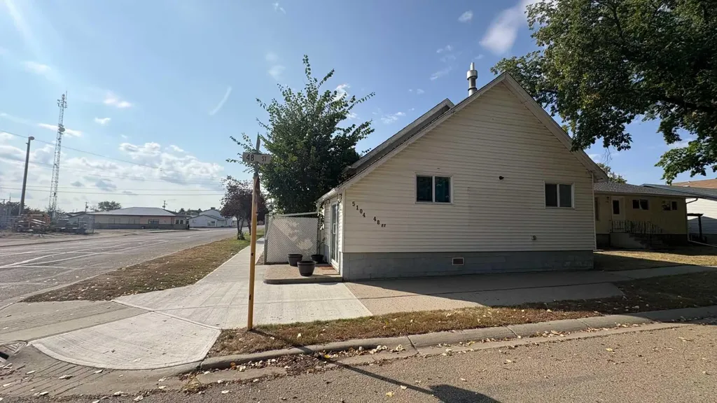 5104 48 Street Provost AB T0B 3S0