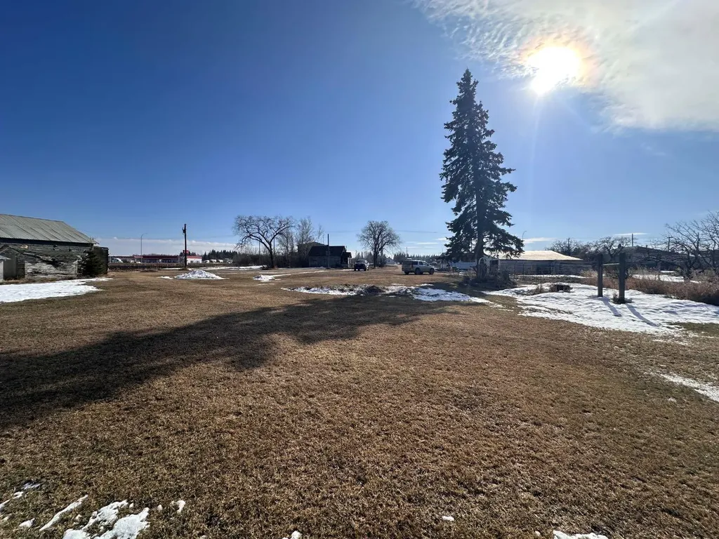 4902 50 Avenue Grassland AB T0A 1V0