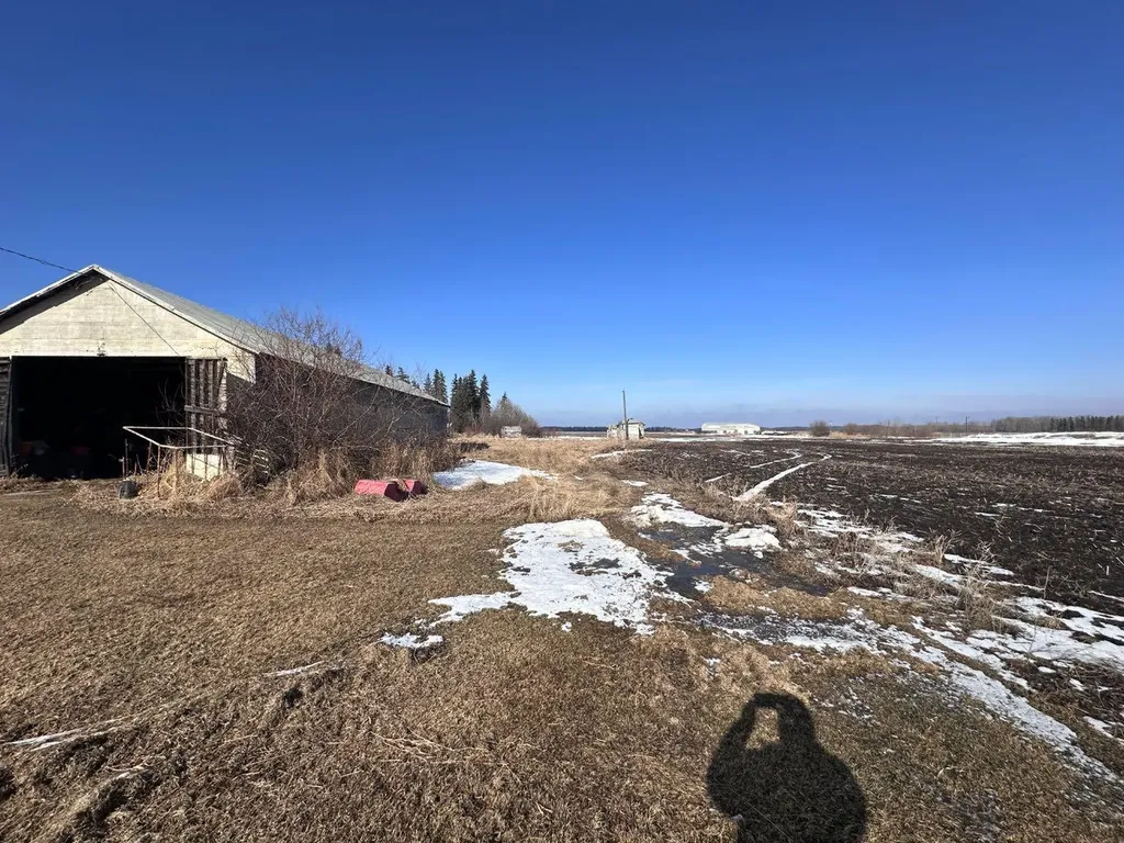 4902 50 Avenue Grassland AB T0A 1V0