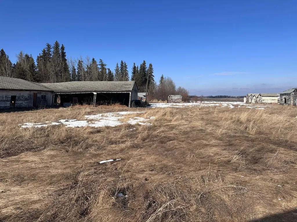 4902 50 Avenue Grassland AB T0A 1V0