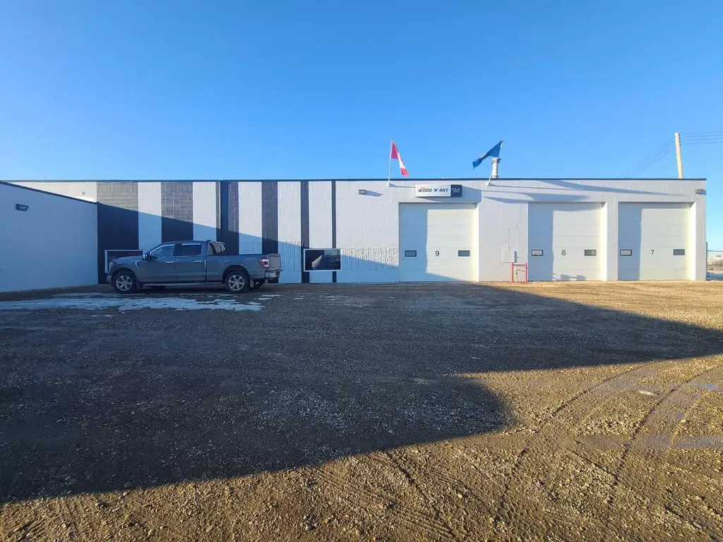7810 102 Avenue Peace River AB T8S 1R2