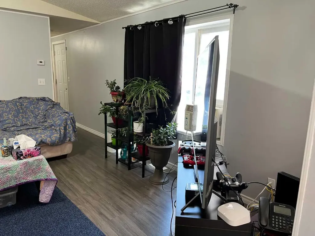 903 5 Avenue Fox Creek AB T0H 1P0