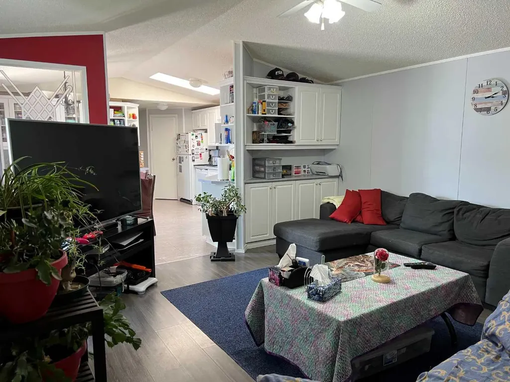 903 5 Avenue Fox Creek AB T0H 1P0
