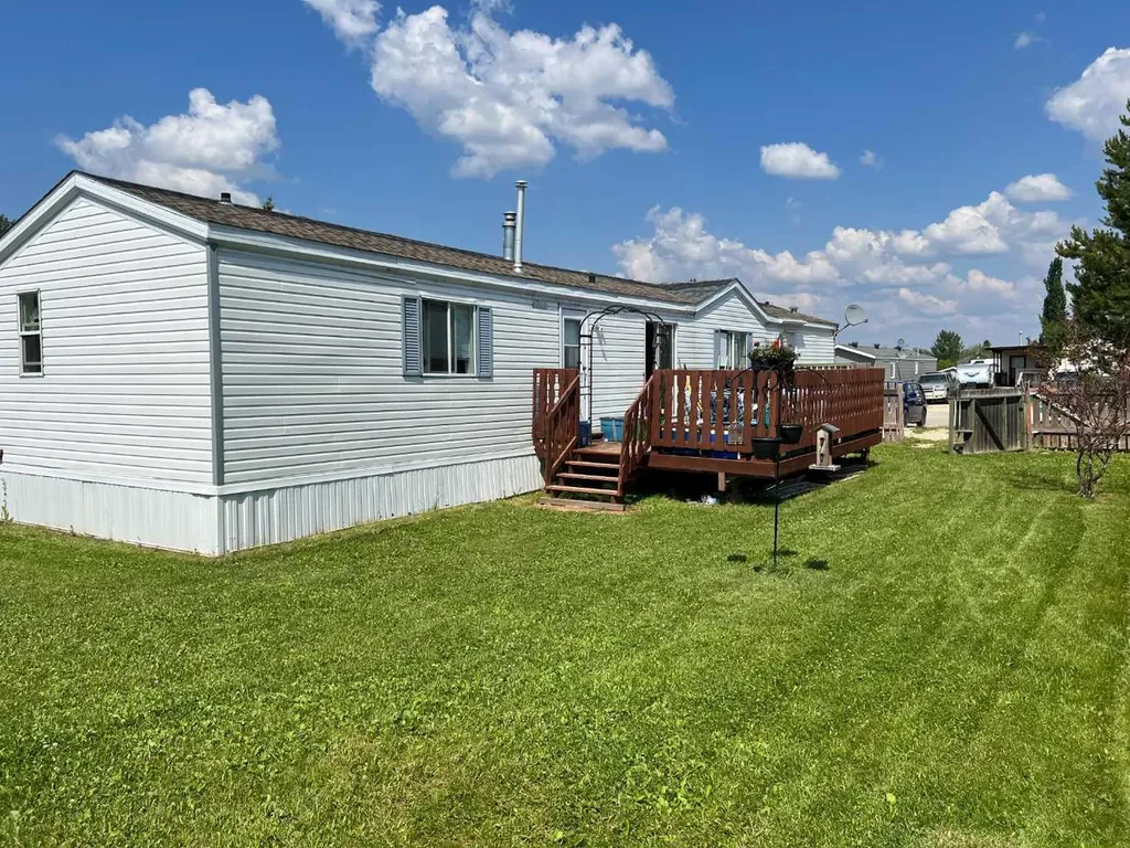 903 5 Avenue Fox Creek AB T0H 1P0