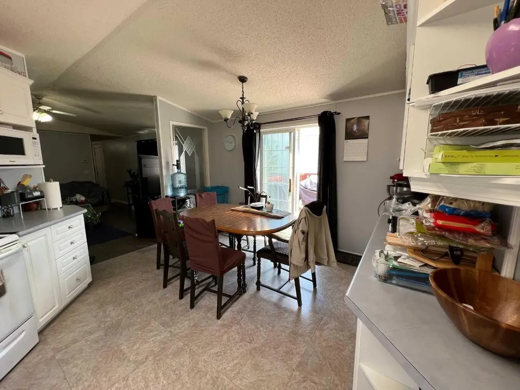 903 5 Avenue Fox Creek AB T0H 1P0
