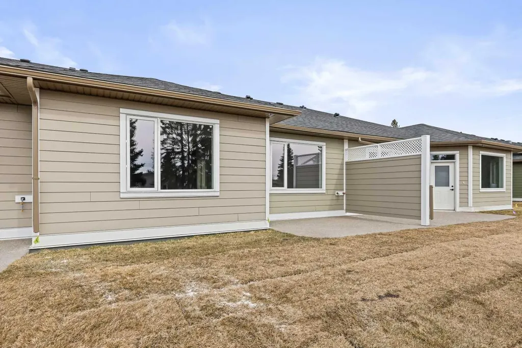 610 4 Avenue SW Sundre AB T0M1X0