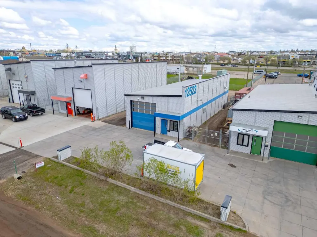 12523 101 Street Grande Prairie AB T8V 5S1