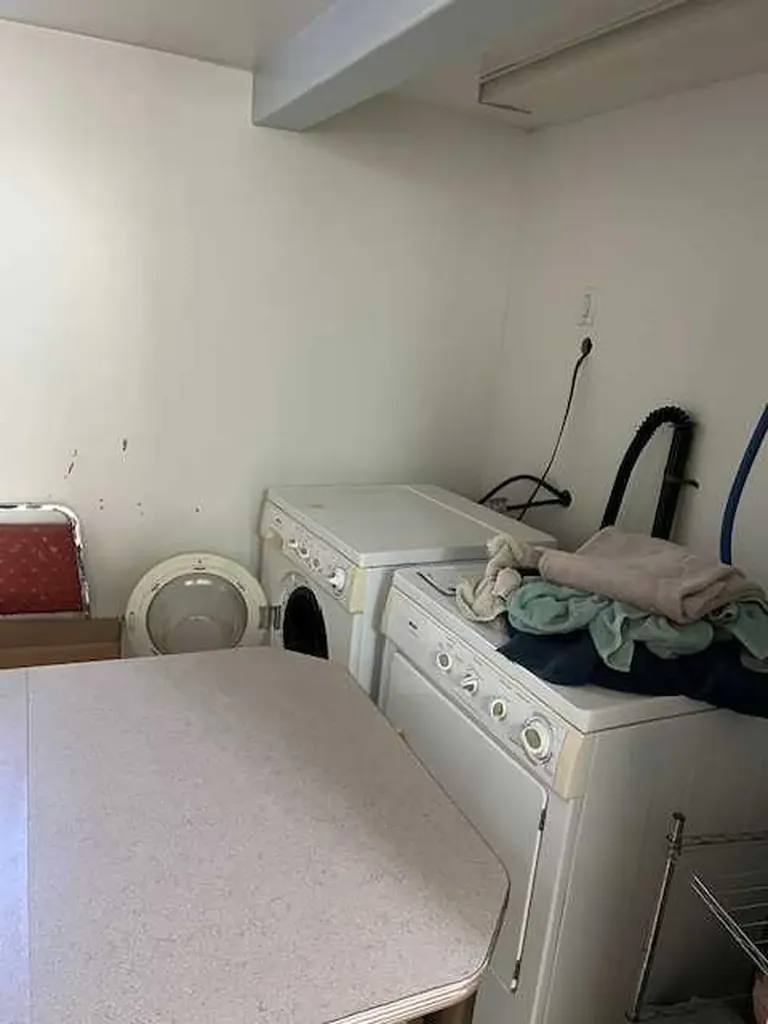 5015 51 Avenue Whitecourt AB T7S 1P4