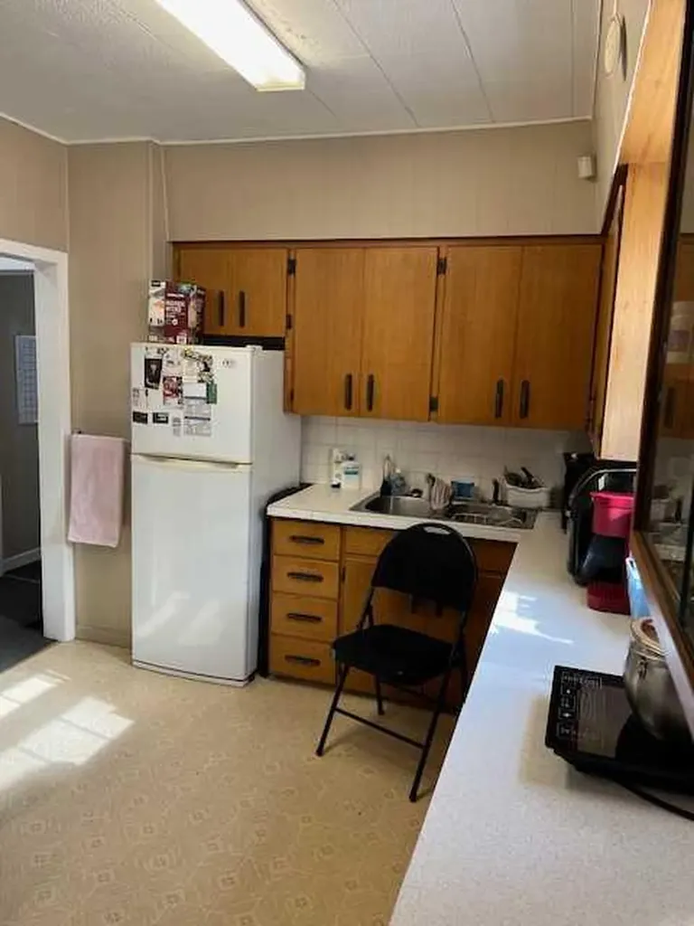5015 51 Avenue Whitecourt AB T7S 1P4