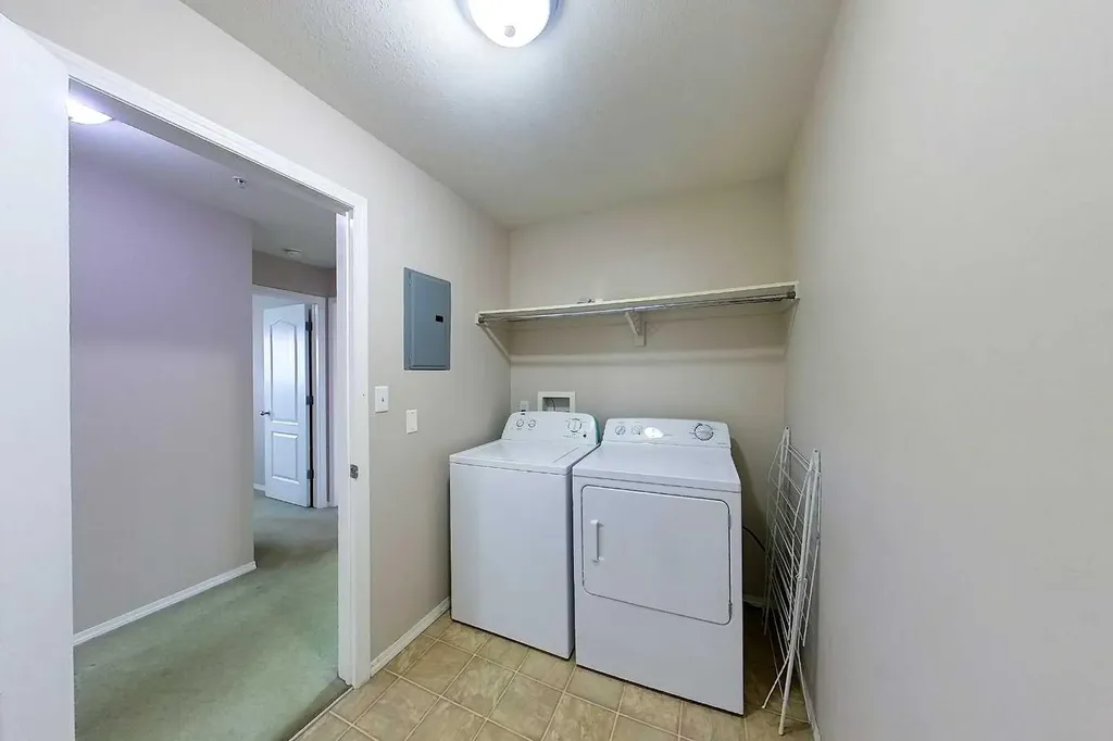 1615 41 Street Edson AB T7E 0A7