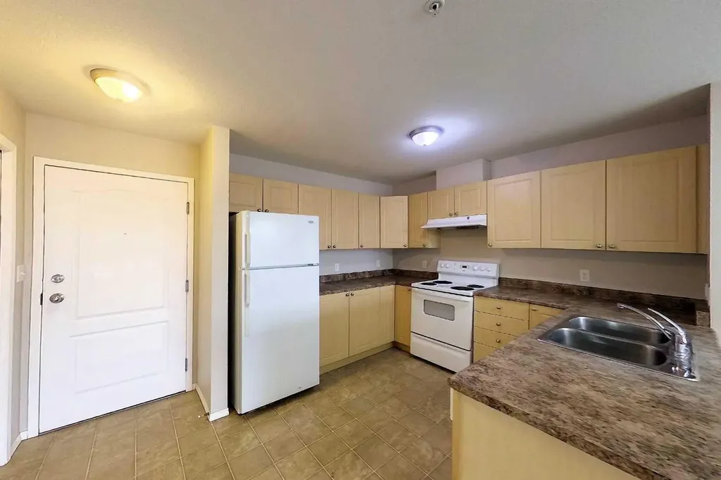 1615 41 Street Edson AB T7E 0A7