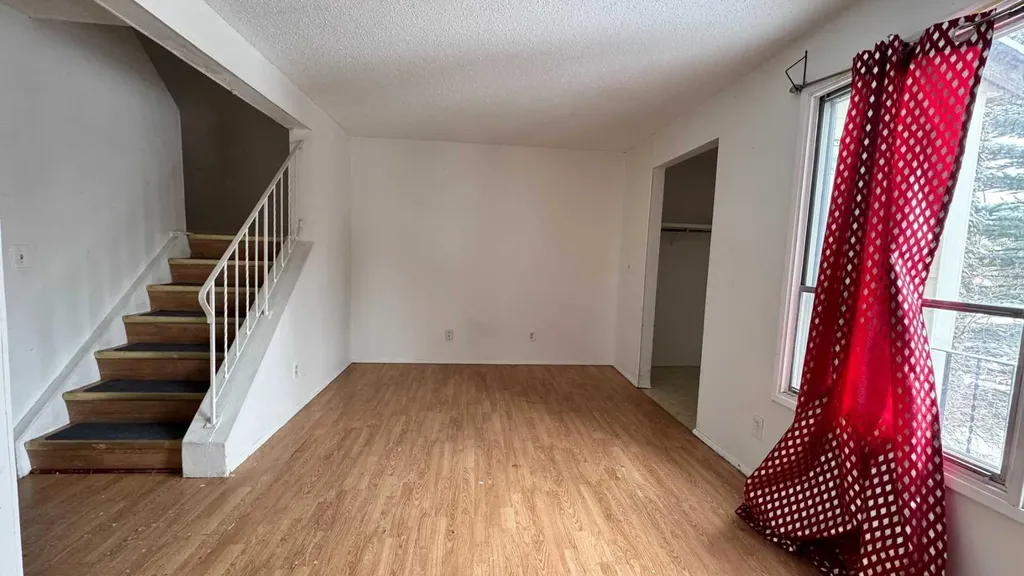 6551 Huntsbay Road NW Calgary AB T2K5R3