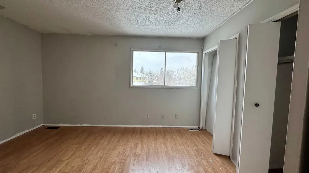 6551 Huntsbay Road NW Calgary AB T2K5R3