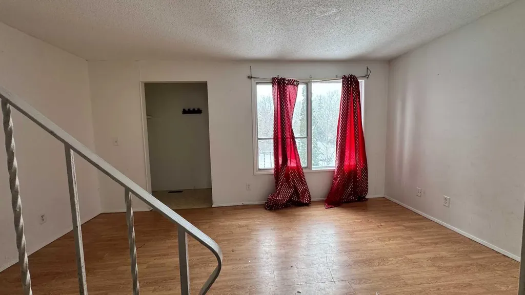 6551 Huntsbay Road NW Calgary AB T2K5R3