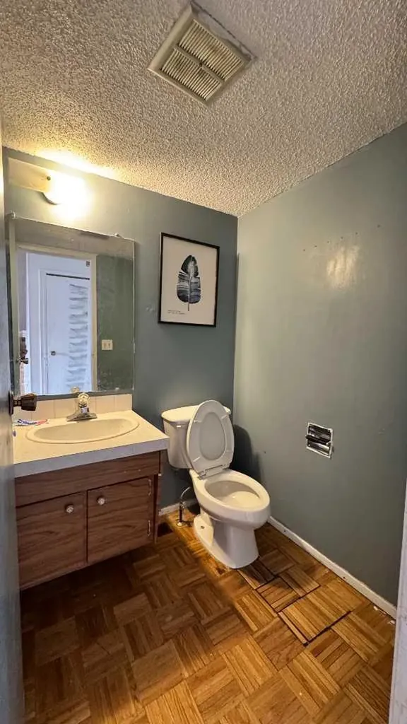 6551 Huntsbay Road NW Calgary AB T2K5R3