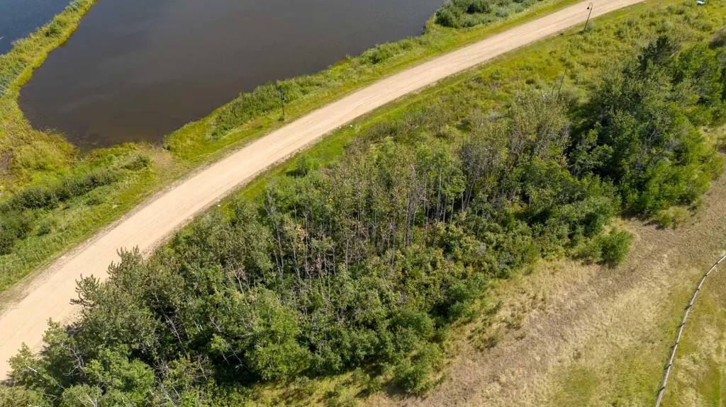 309 Wolf Run Drive Rural Ponoka County AB T4J 0B3