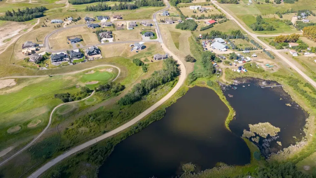 309 Wolf Run Drive Rural Ponoka County AB T4J 0B3