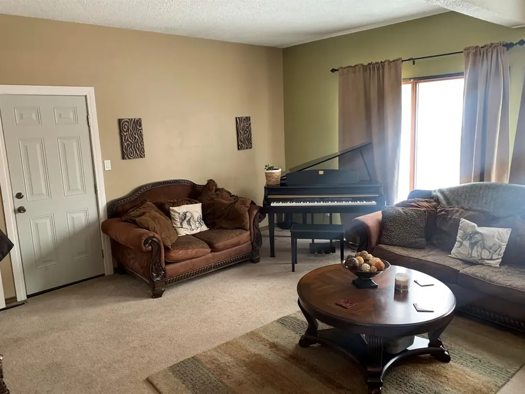 10016 102 Avenue Lac La Biche AB T0A 2C0