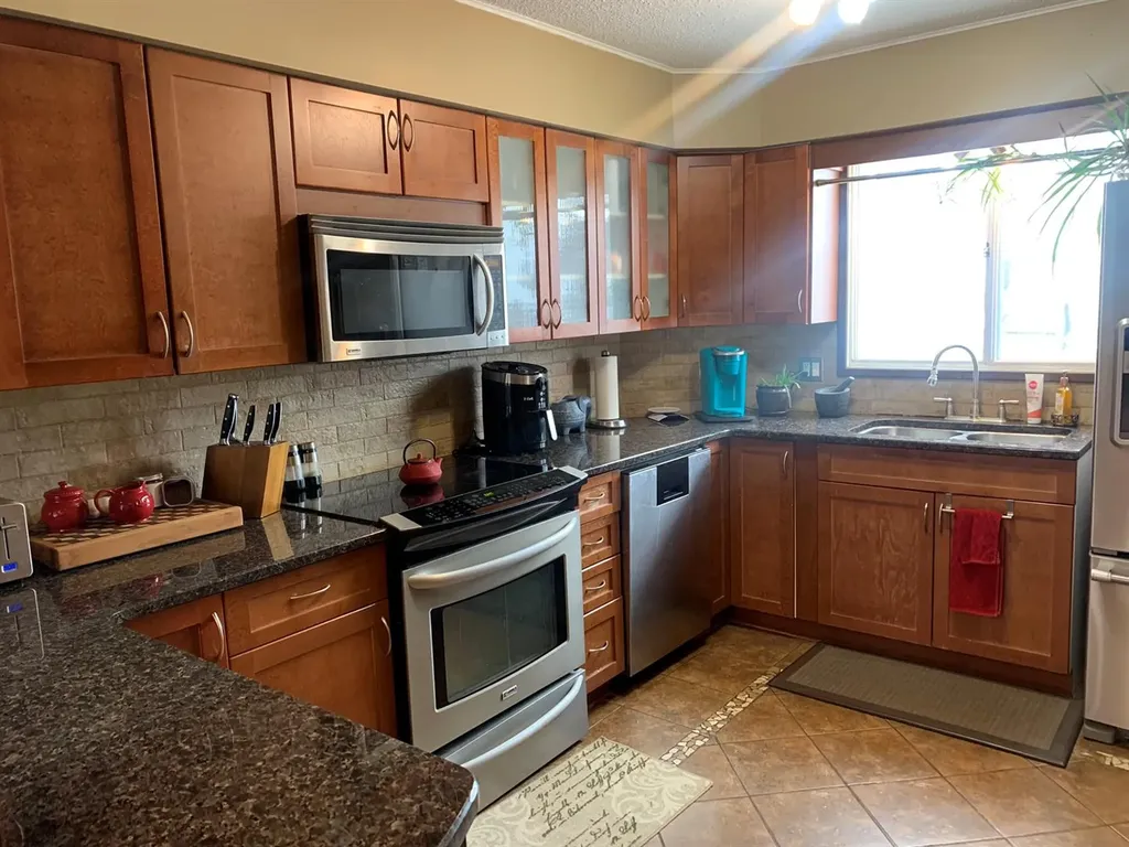 10016 102 Avenue Lac La Biche AB T0A 2C0