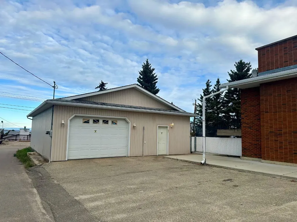 10016 103 Avenue Lac La Biche AB T0A 2C0
