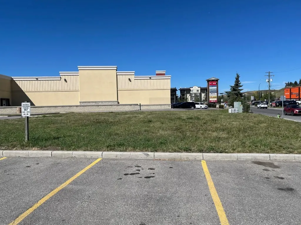 505 Railway Street W Cochrane AB T4C 2K9