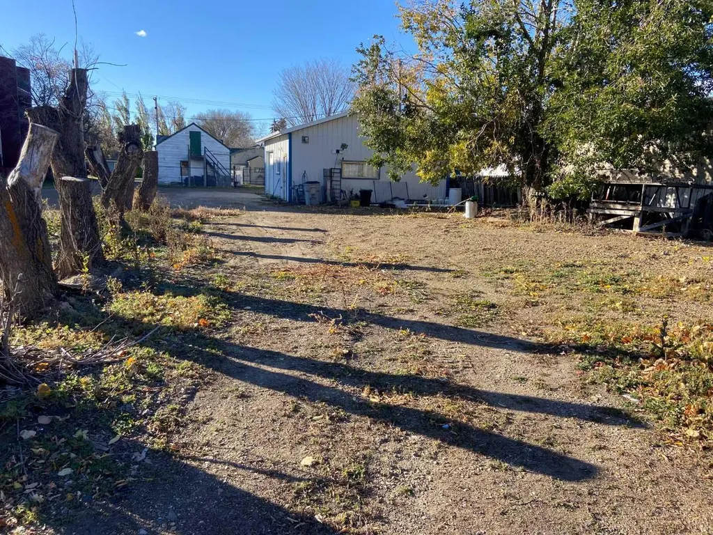 1112 15 Street Wainwright AB T9W 1E8