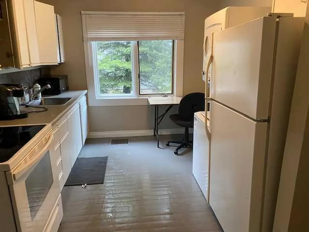 4716 4 Avenue W Edson AB T7E 1C4