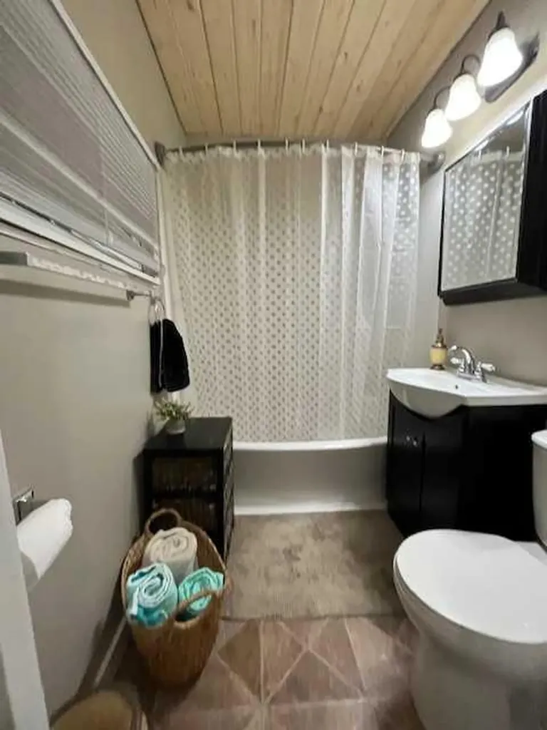 4716 4 Avenue W Edson AB T7E 1C4
