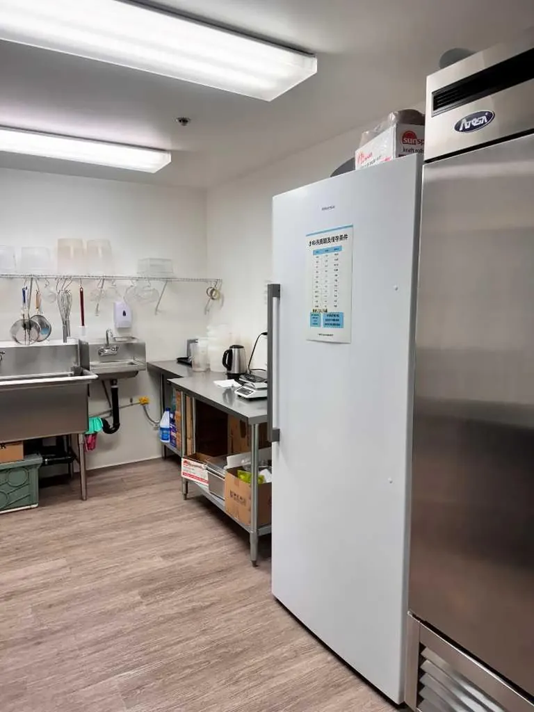 999 36 Street NE Calgary AB T2A 7X6
