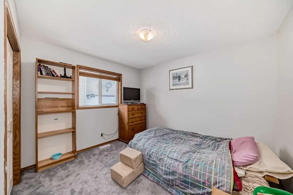 13 Bow Ridge Drive Cochrane AB T4C 1V6